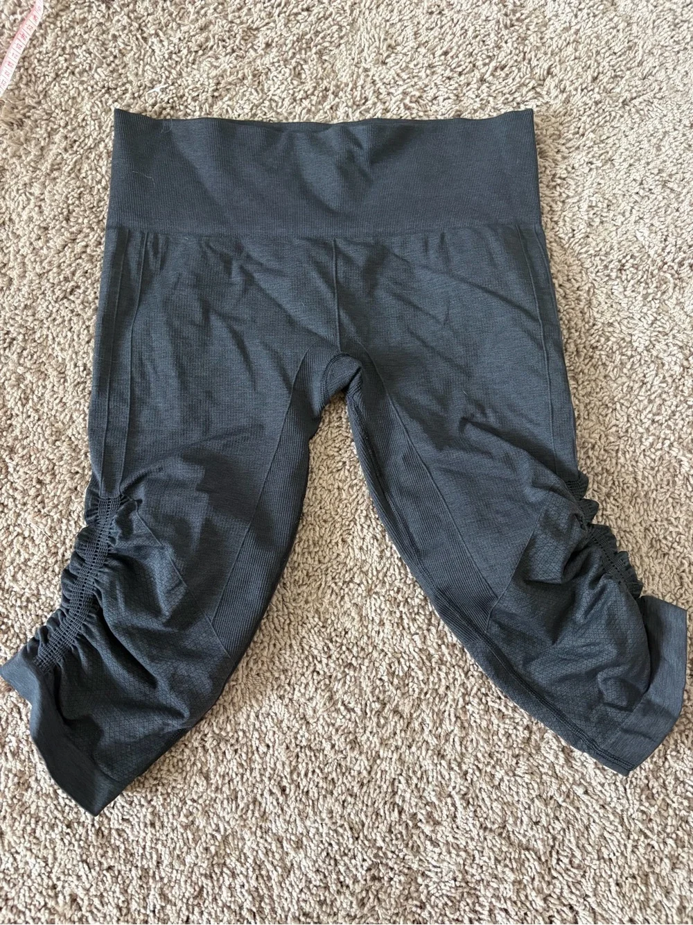 lululemon athletica women’s Black Cropped Ruched Leggings